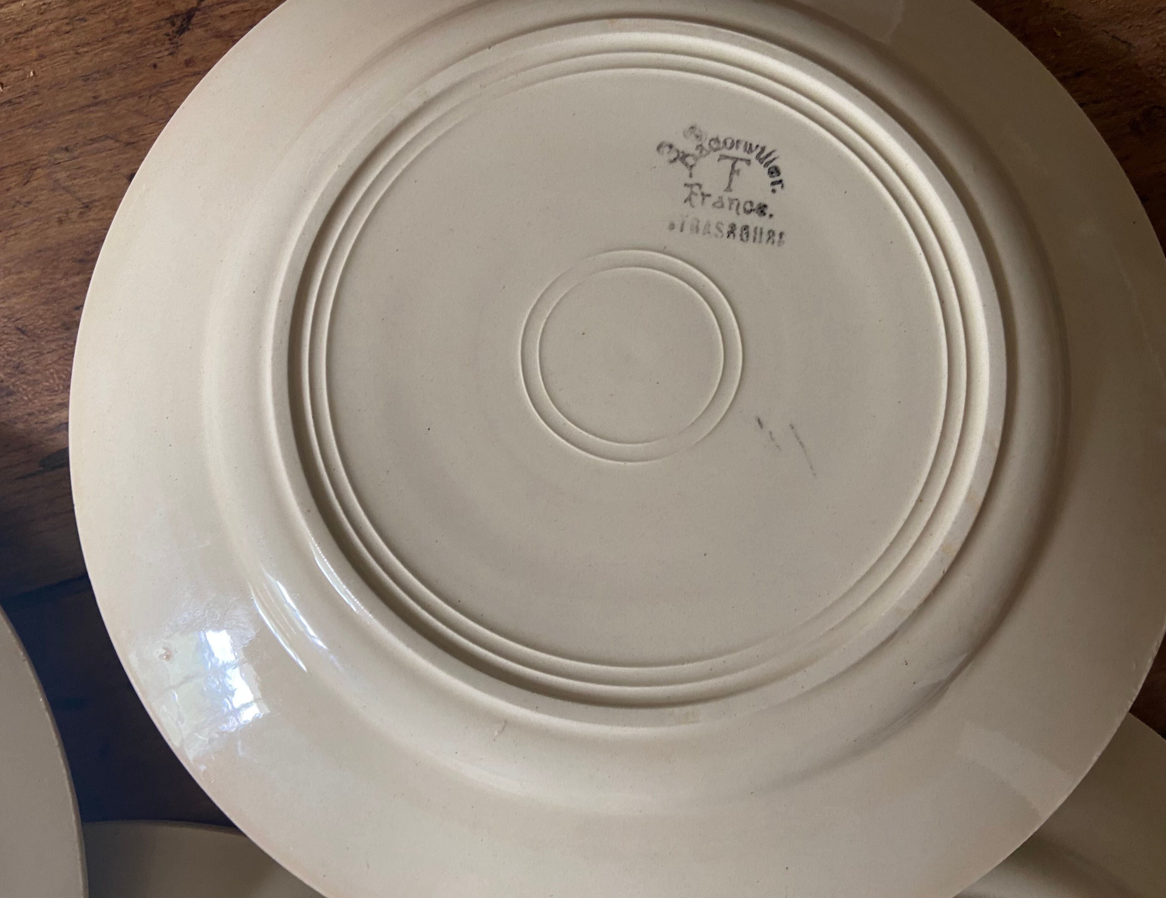 4 Badonviller Strasbourg model flat plates with rose decoration