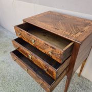 Louis XVI period chest of drawers in marquetry