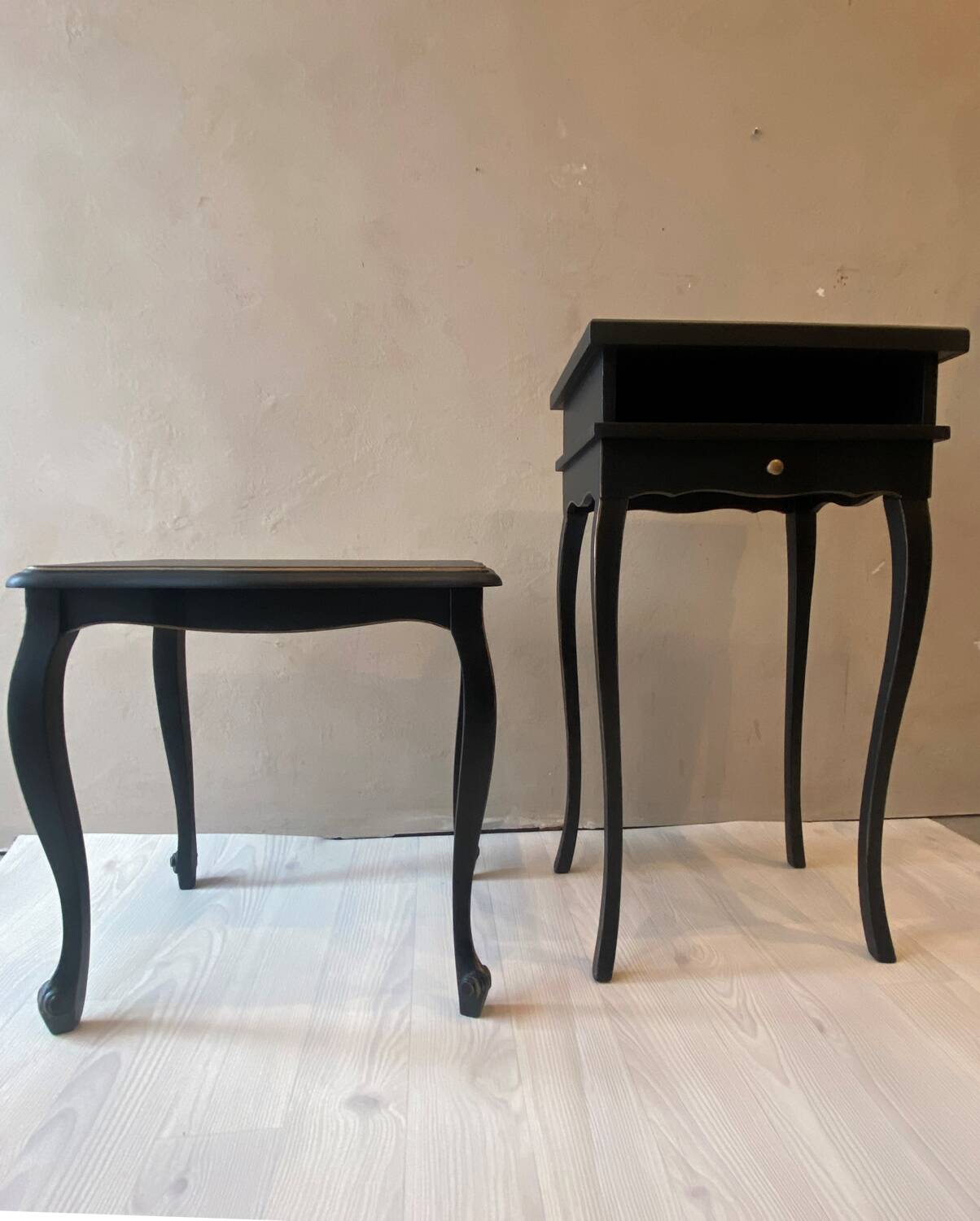 Black and gold bedside table