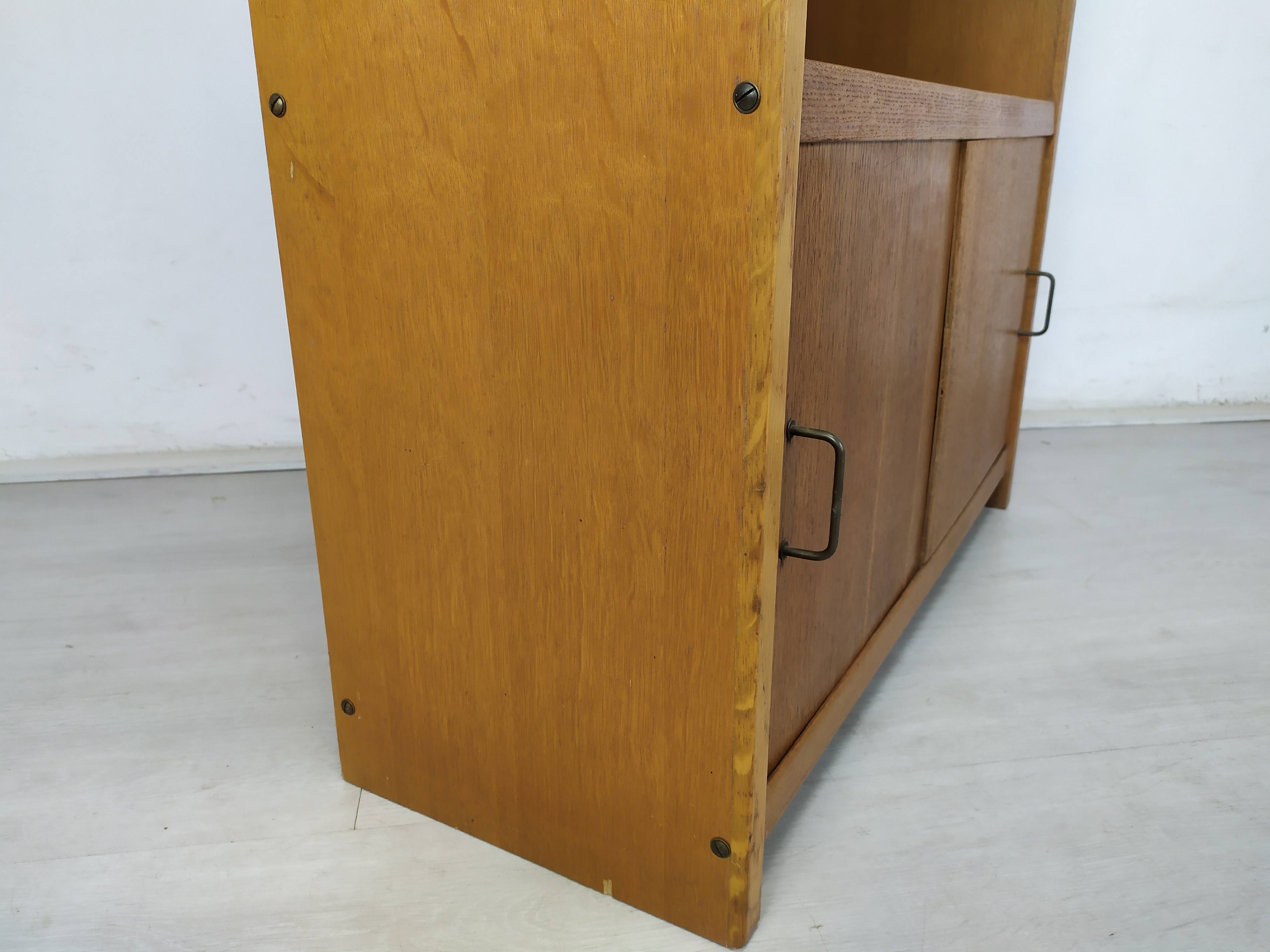 Vintage shelf sliding doors