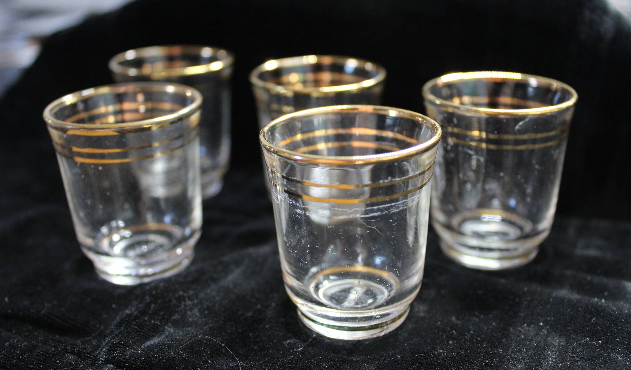 Set of 5 liqueur glasses with golden threads - Art Deco 1940 certified