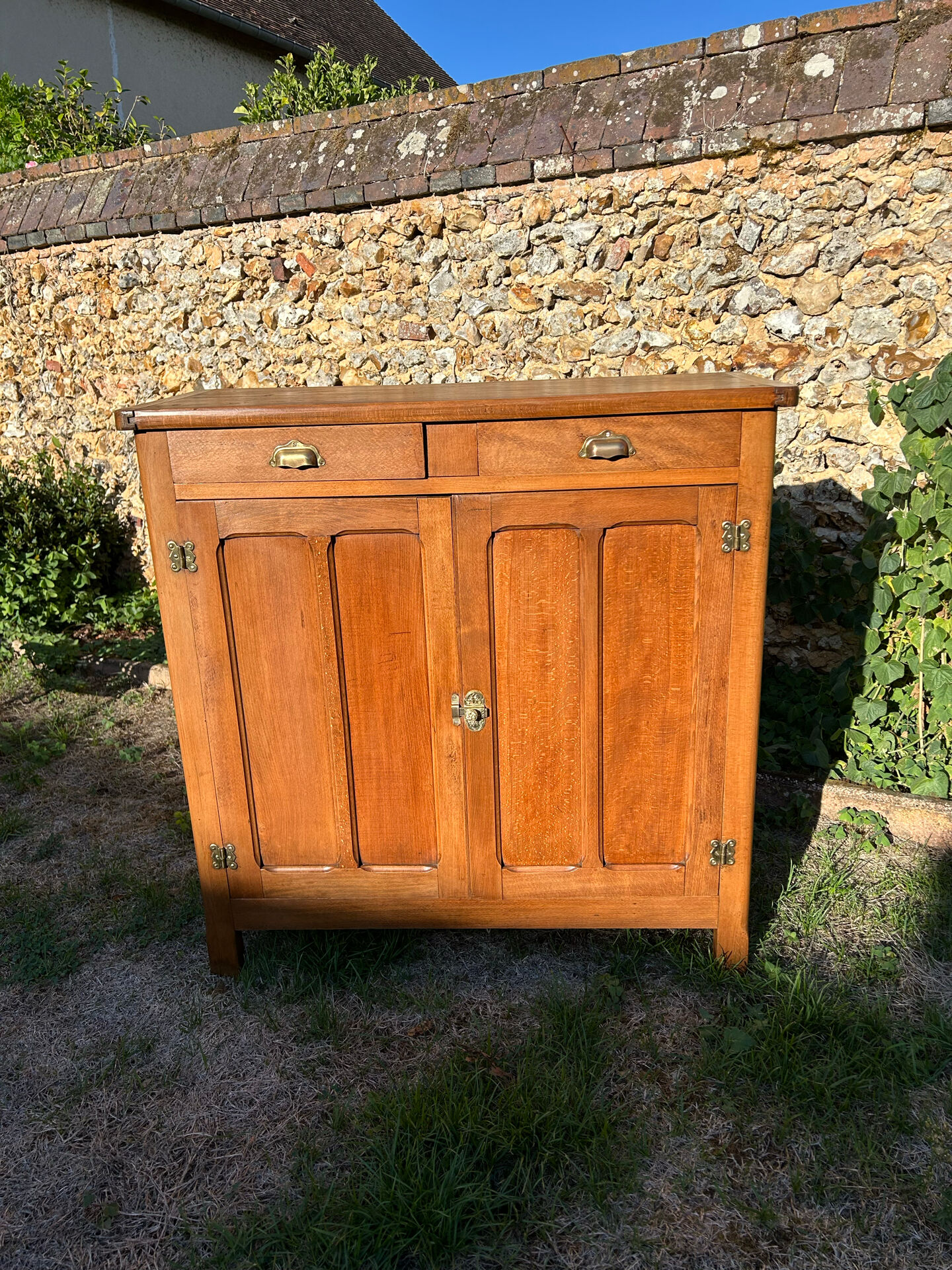 Vintage Parisian buffet in solid beech, hazelnut colour.