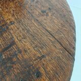 Table basse ronde rustique en chêne, style brutaliste, France, années 1960, milieu du XXe siècle