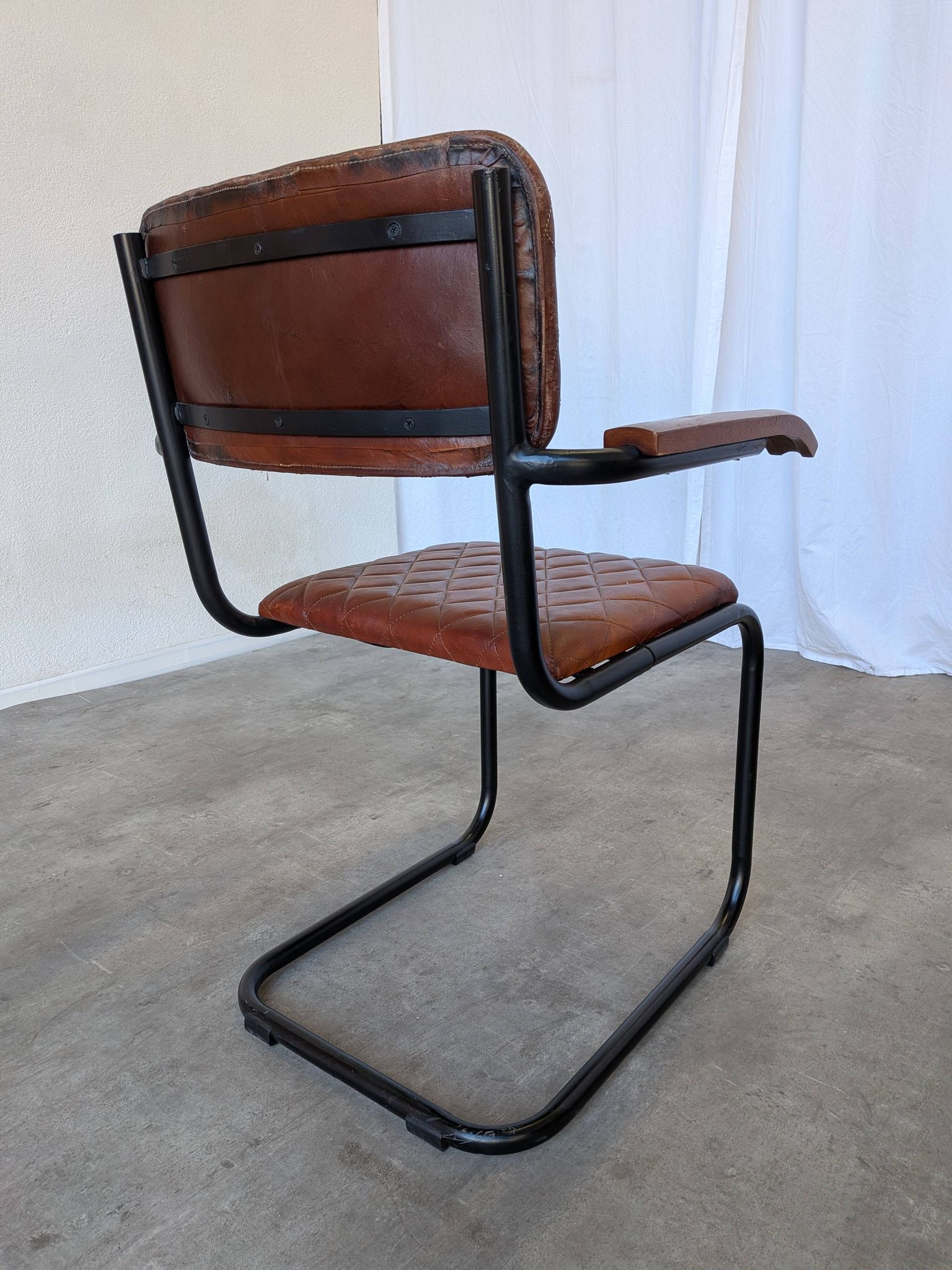 Chaise de salle à manger en cuir matelassé vintage : fauteuil de bureau industriel