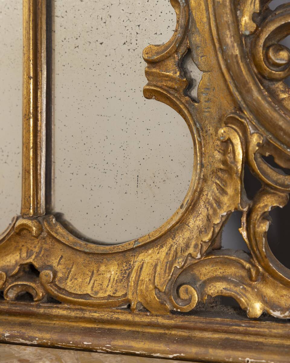 Antique classic console in wood decorated with mirror from the late 19th