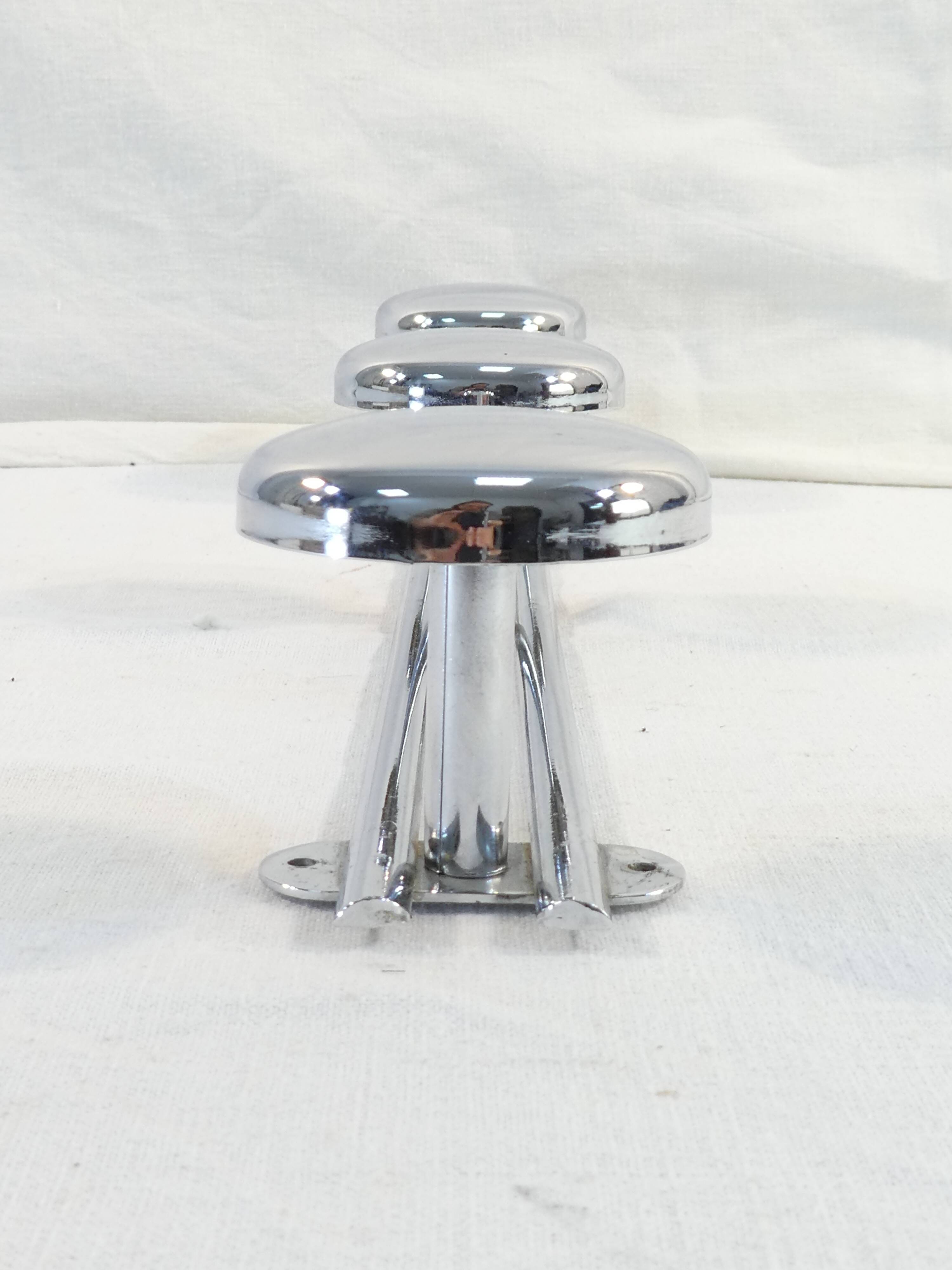 Coat rack has 3 pastes in chromed metal vintage