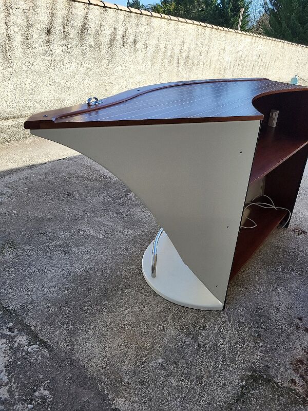 Comptoir de bar ou de magasin et 2 tabourets deck line coque de bateau polyester