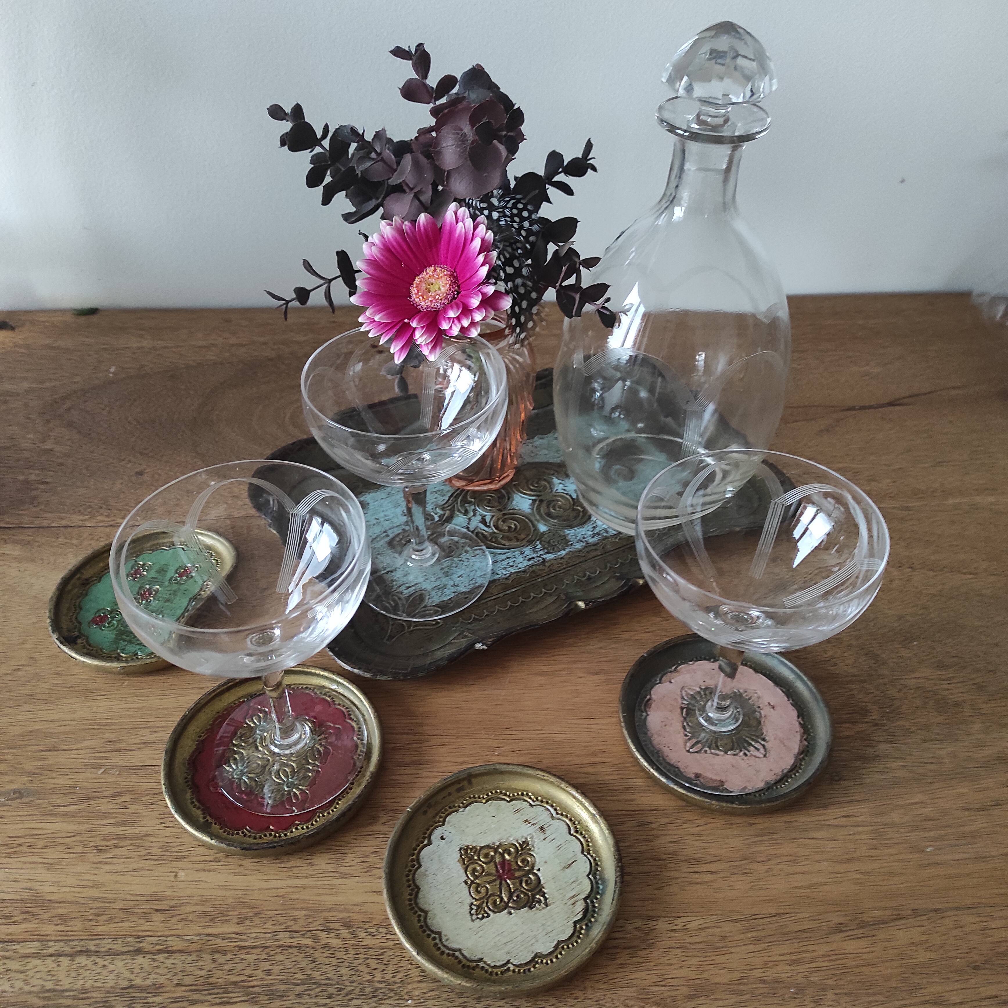 Glass glasses and decanters