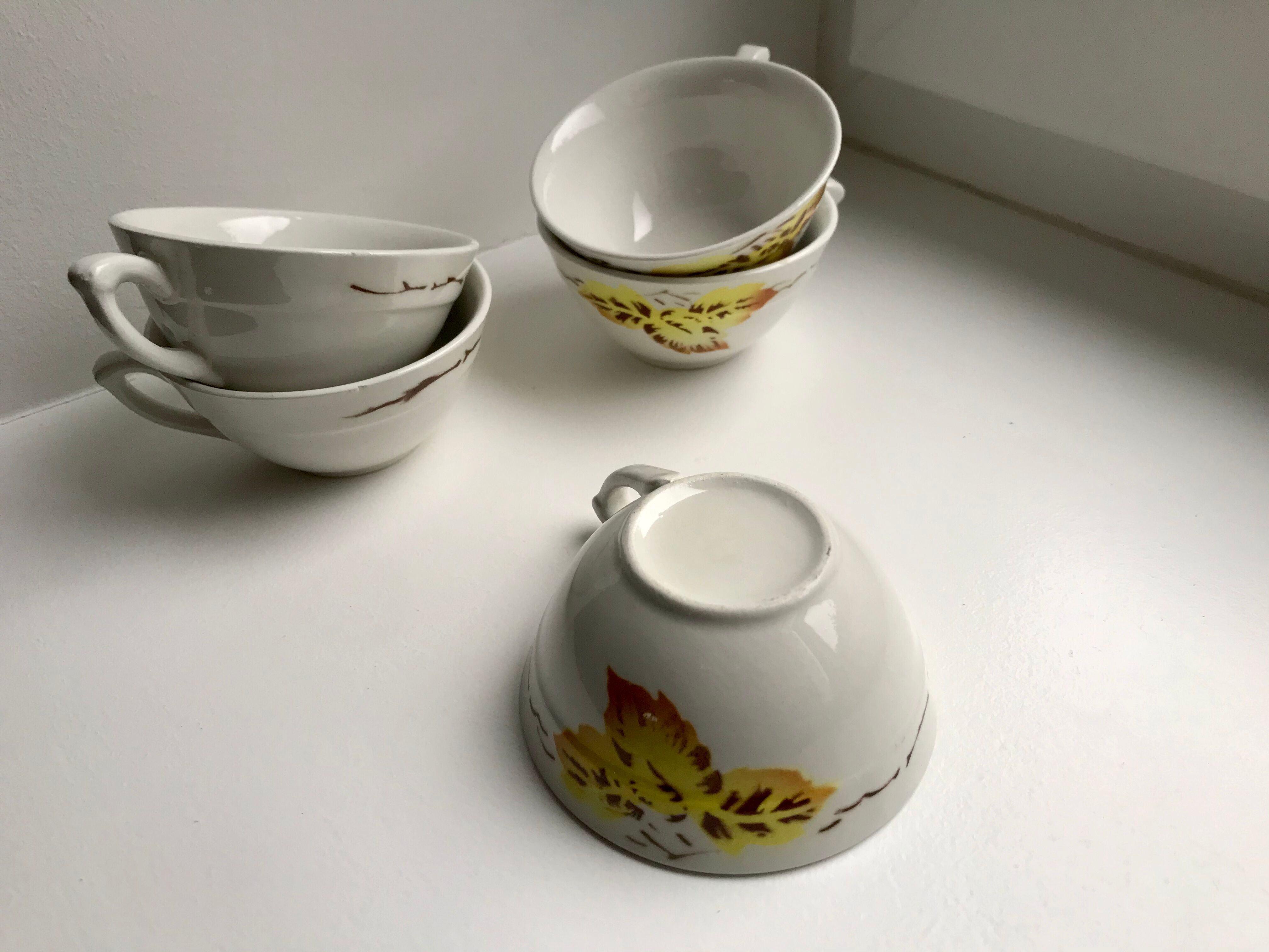 set of 5 coffee cups Badonviller 30-40s