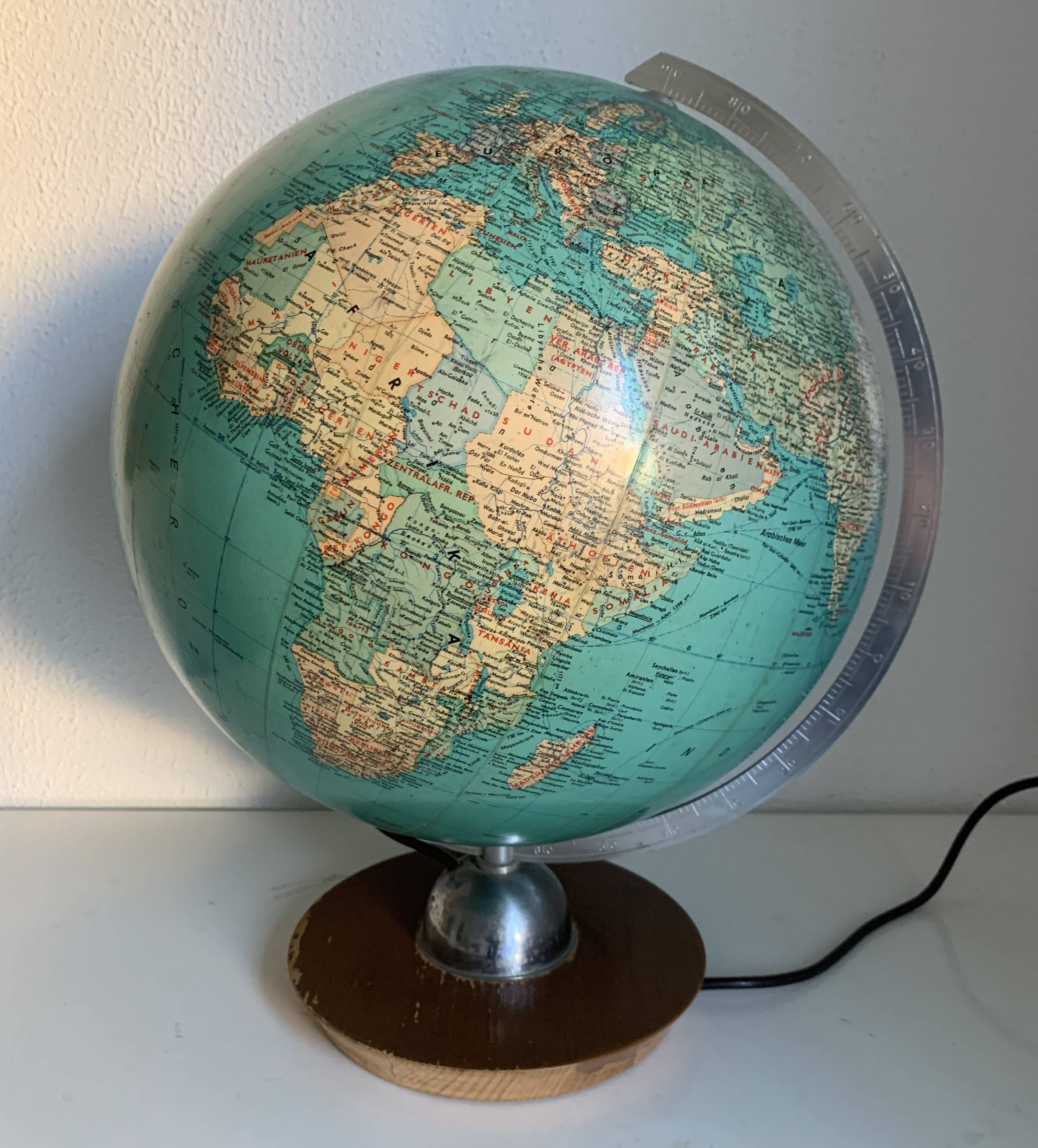 Vintage 1960 terrestrial globe JRO Verlag wood PVC world map - 43 cm