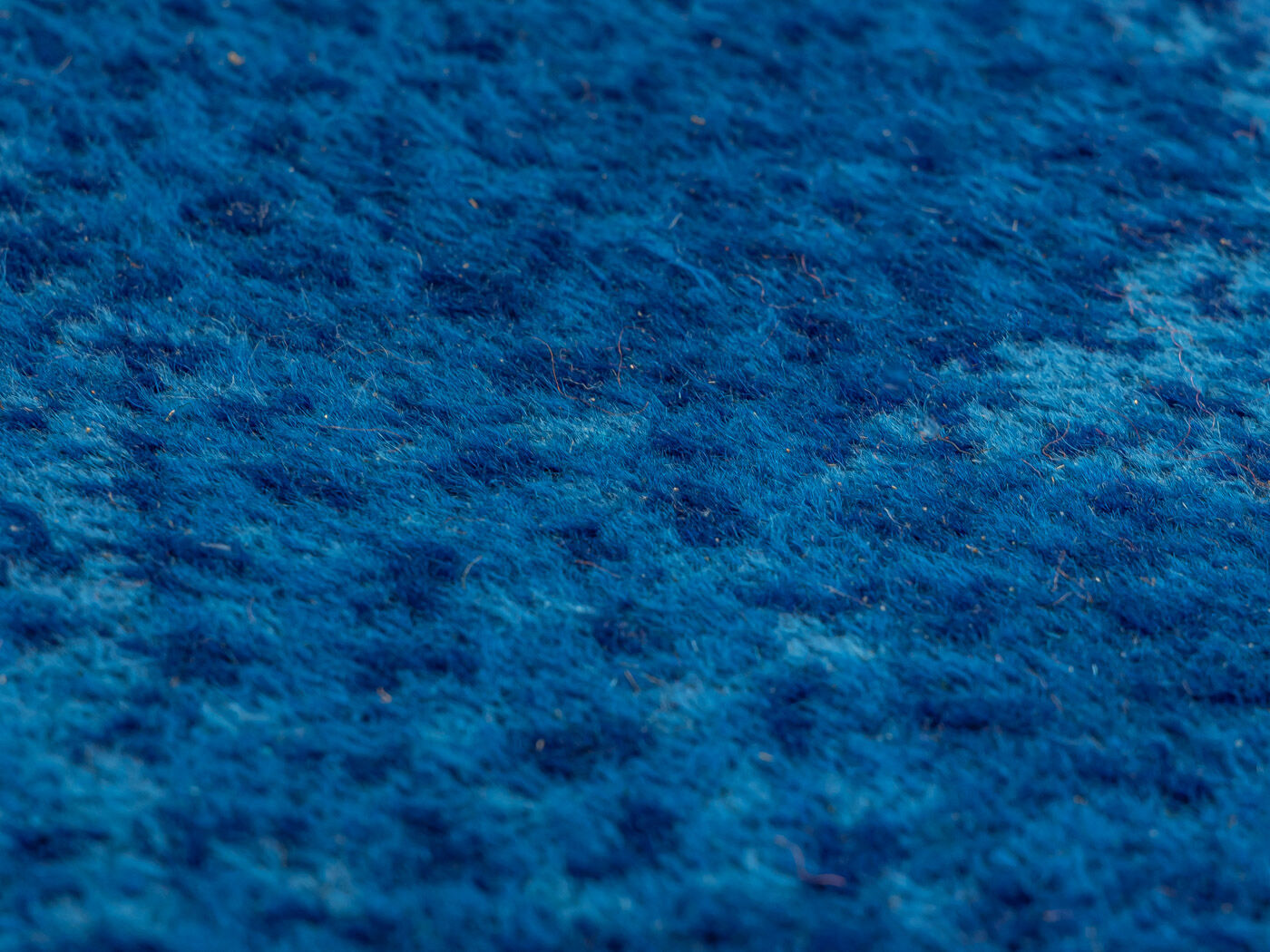 TAPIS DES ANNÉES 1970, 252 X 350