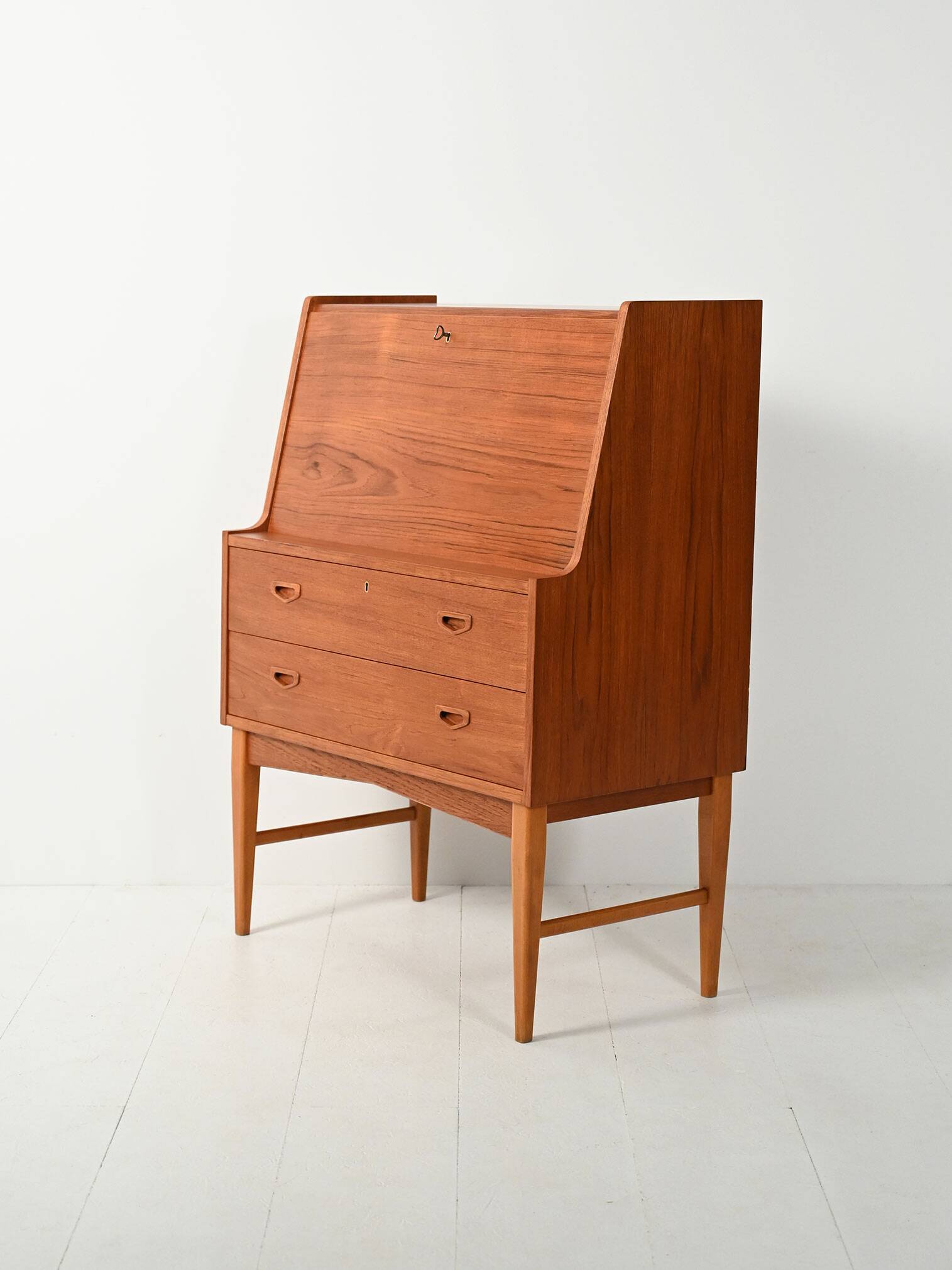 Secrétaire en teck scandinave avec miroir caché, années 1960