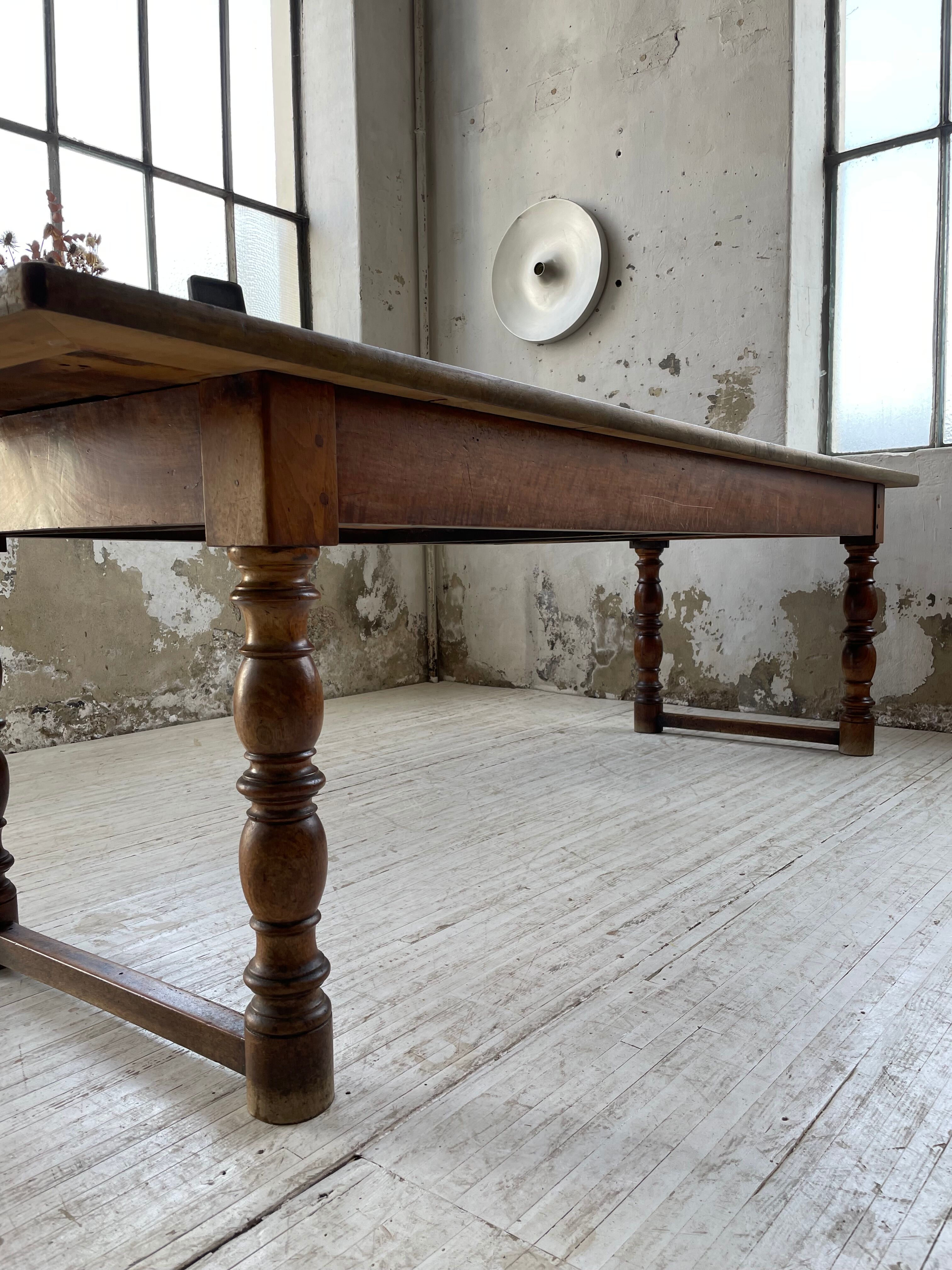 Table of draper firm walnut 260cm