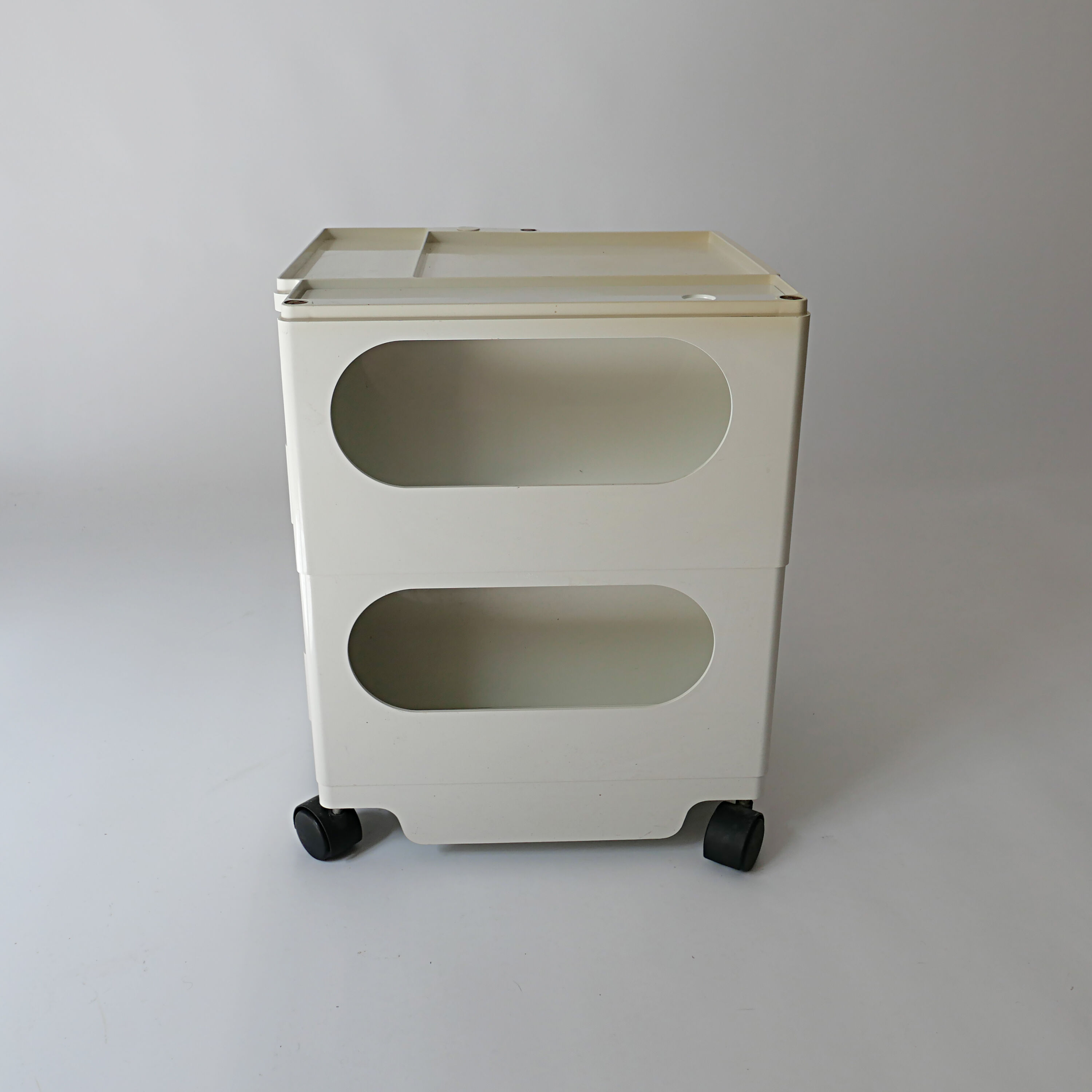 Boby storage trolley design serving table Joe Colombo. vintage