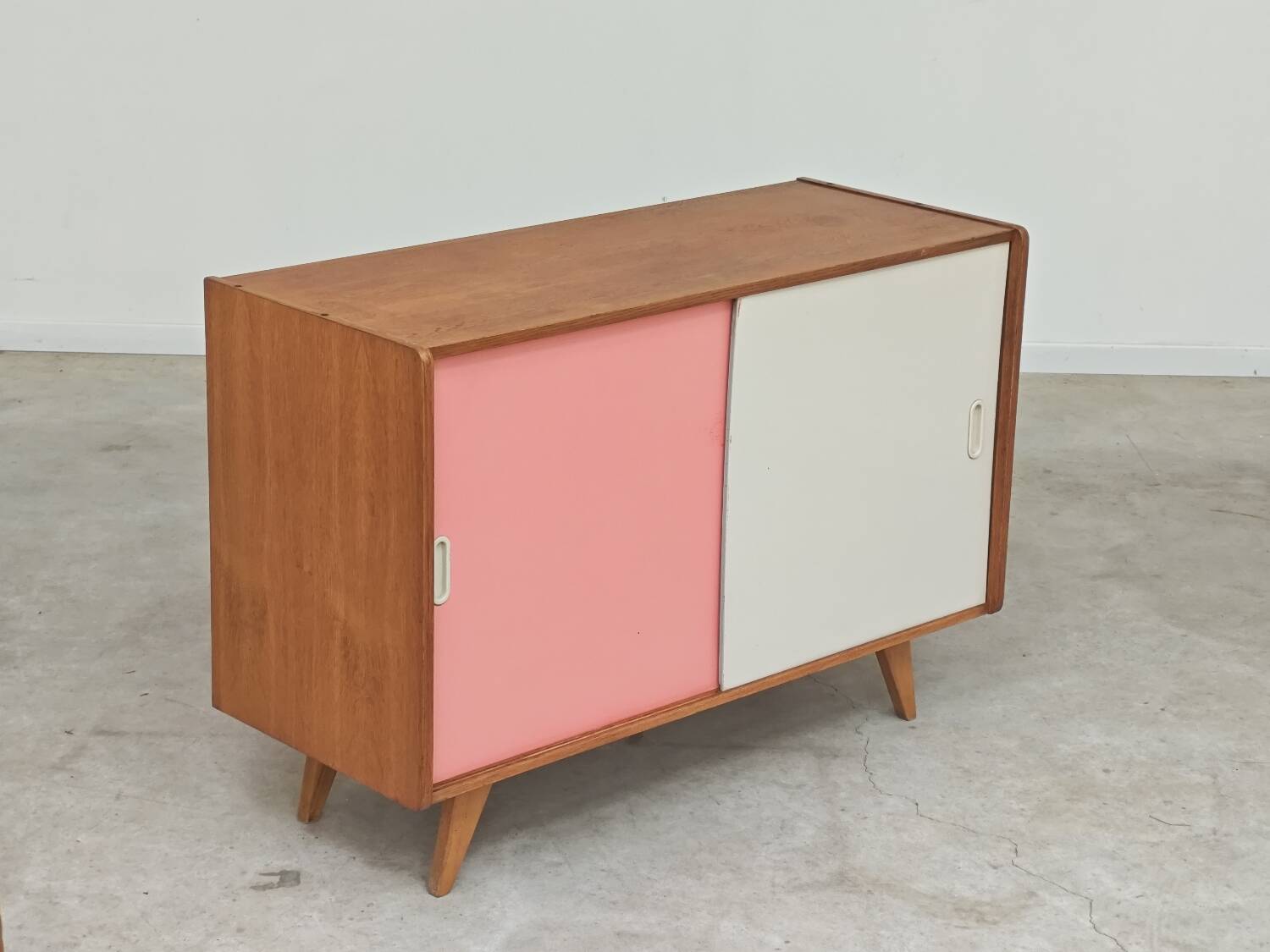 Wooden buffet U 452 pink by Jiri Jiroutek for Intérier Praha 1960