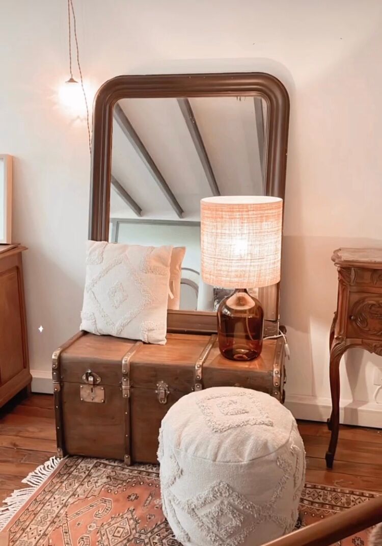 Lamp lady jeanne and rabane