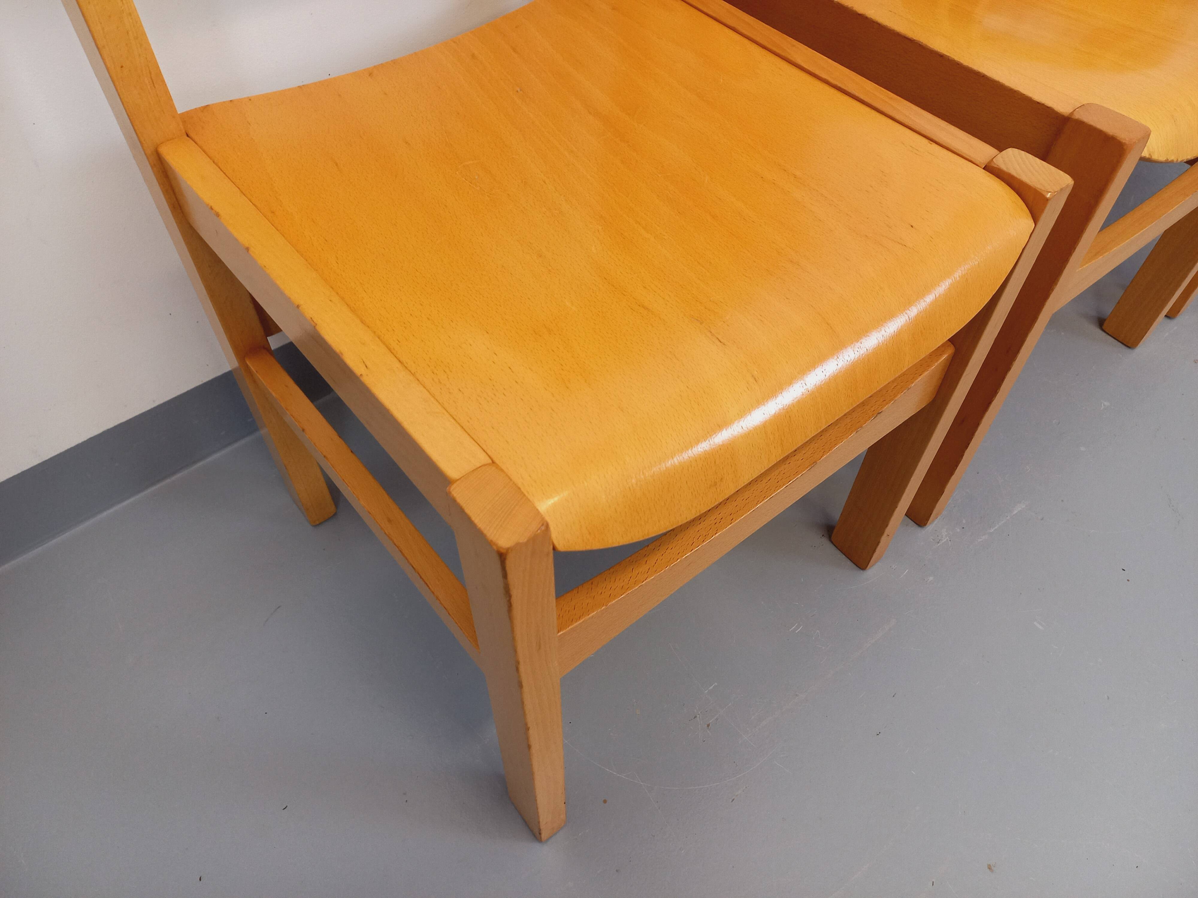 Set of 4 minimalist vintage beechwood chairs from the 80s