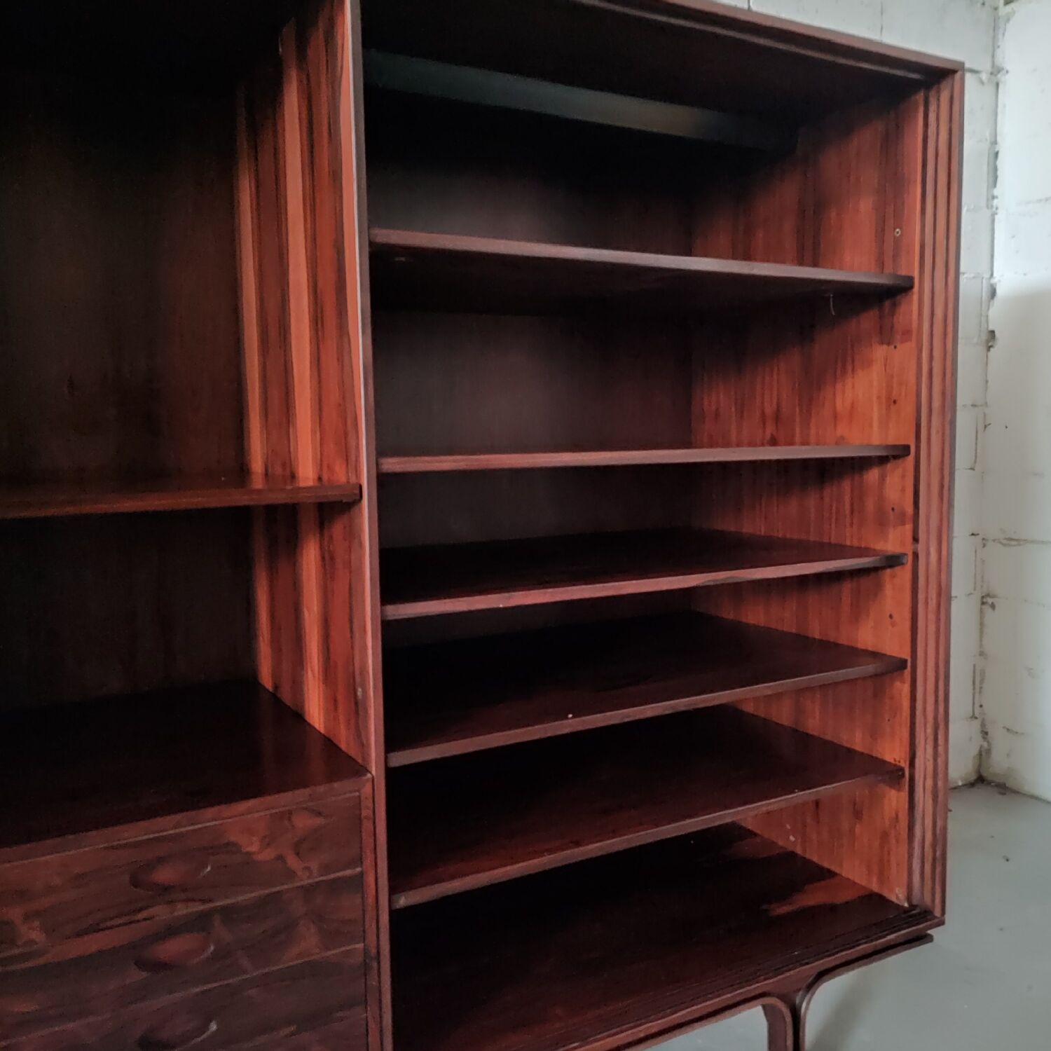 Wardrobe in rosewood Gianfranco Frattini