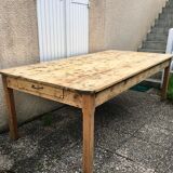 Farm table