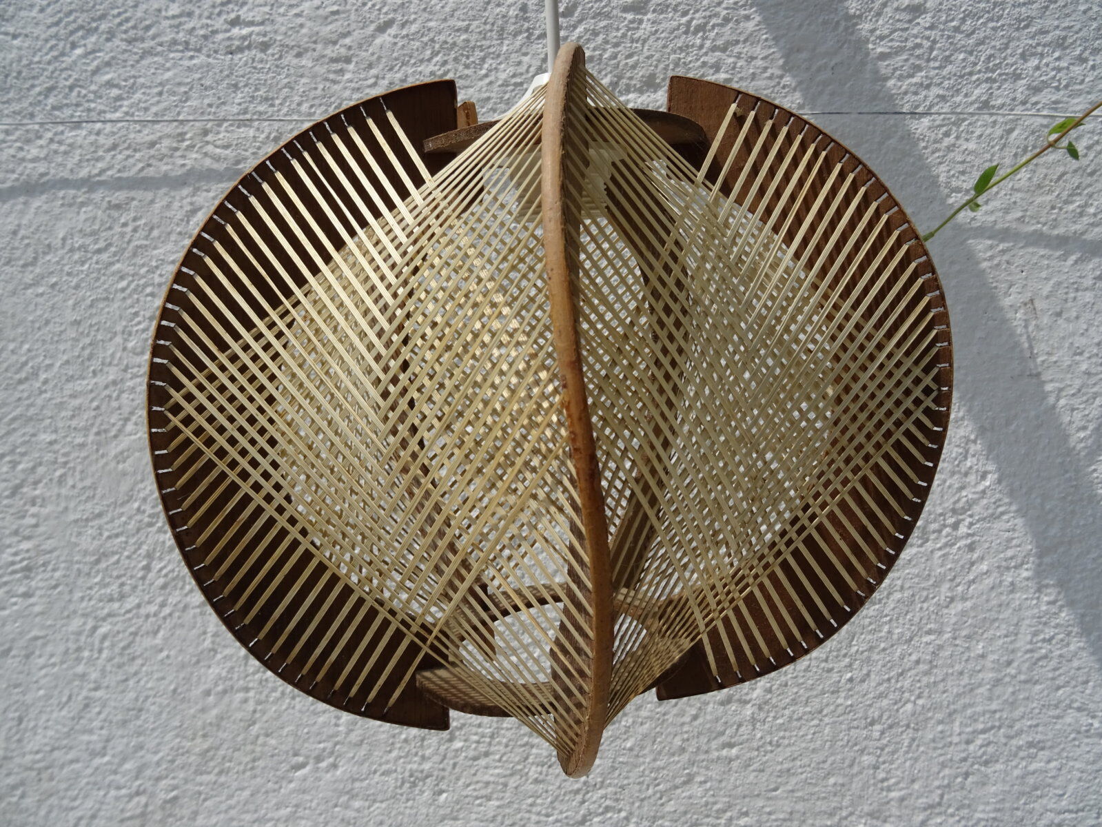 Scandinavian hanging lamp wire and wood