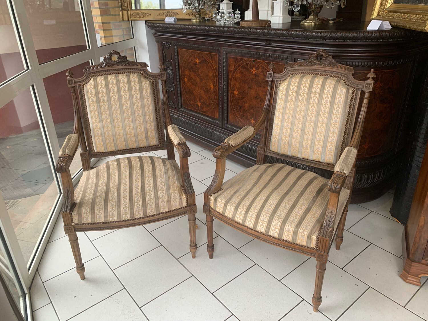 Paire fauteuil, style Louis XVI circa 1900