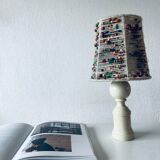 Lampe en bois tourné et perles