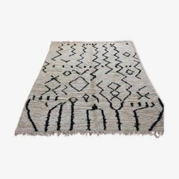 Woven Azilal handmade carpets in Morocco 142 x 211 cm