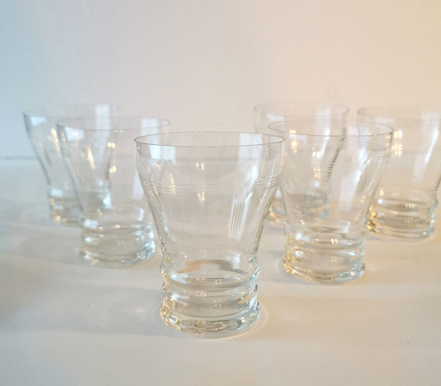 6 50s Wine Glasses, Art Deco pattern. Chiseled glass