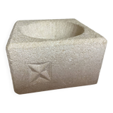 Stone empty pocket
