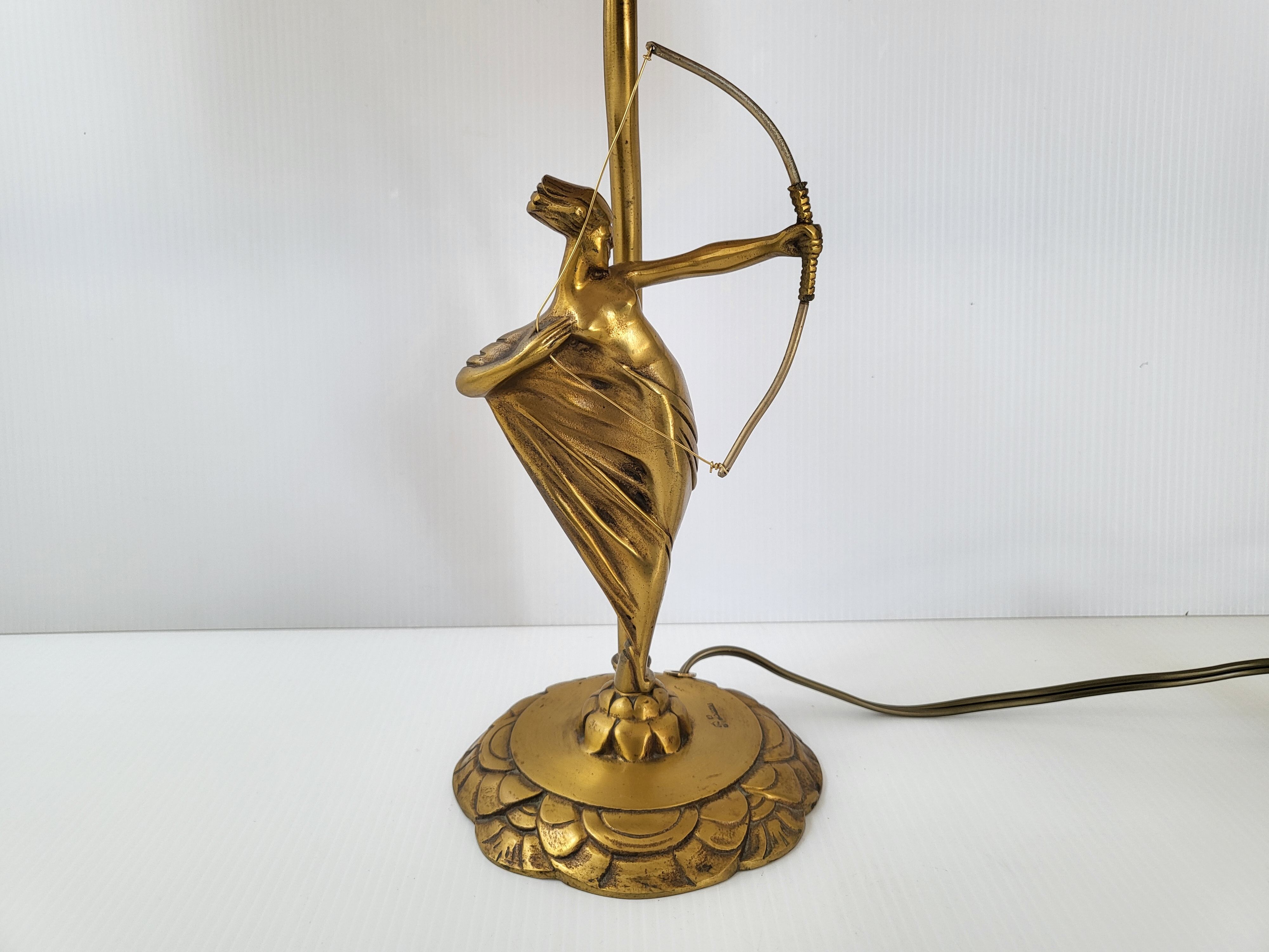 Art Deco lamp by P. Lucas in bronze