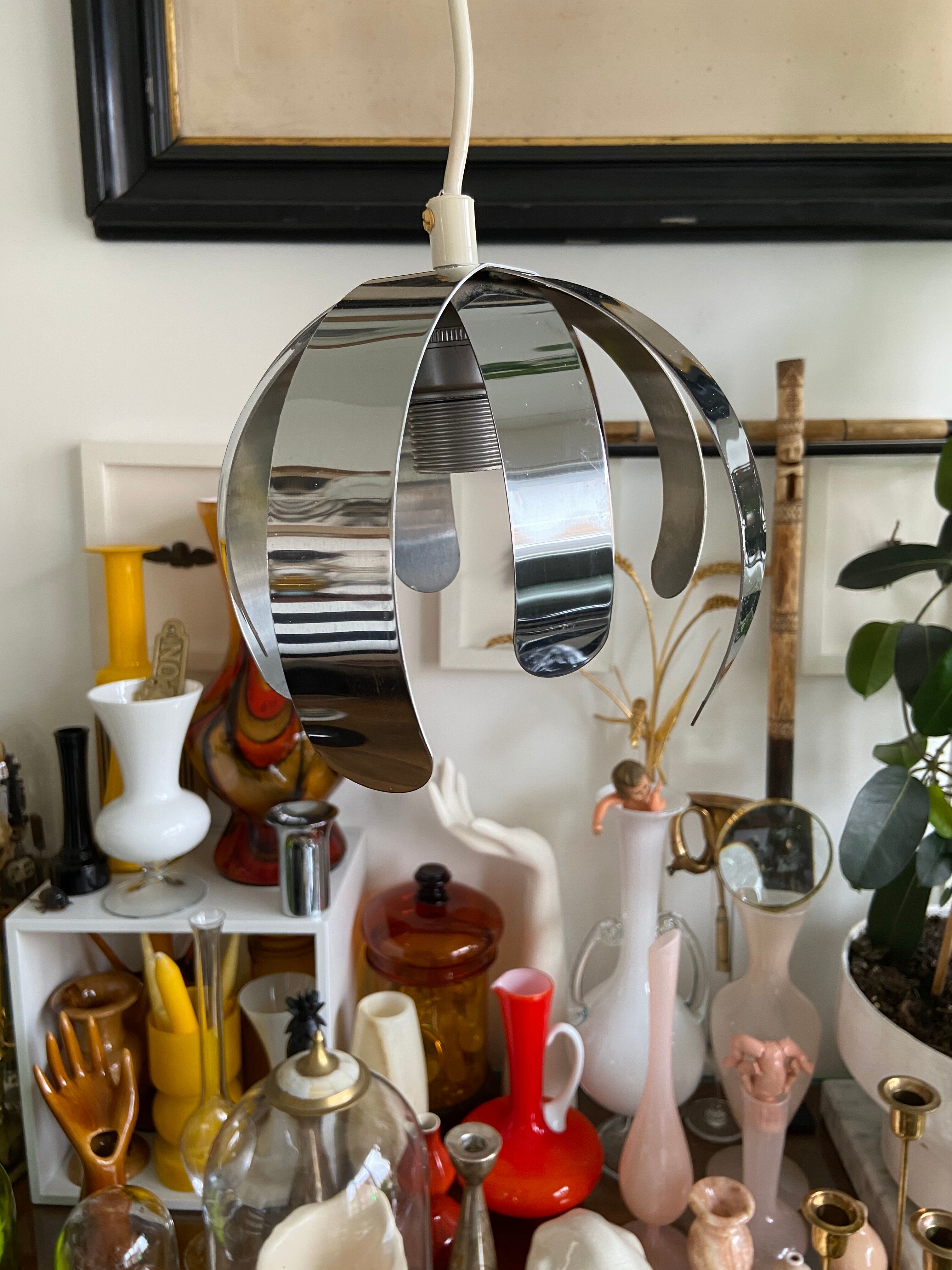 Chrome aluminium hanging lamp