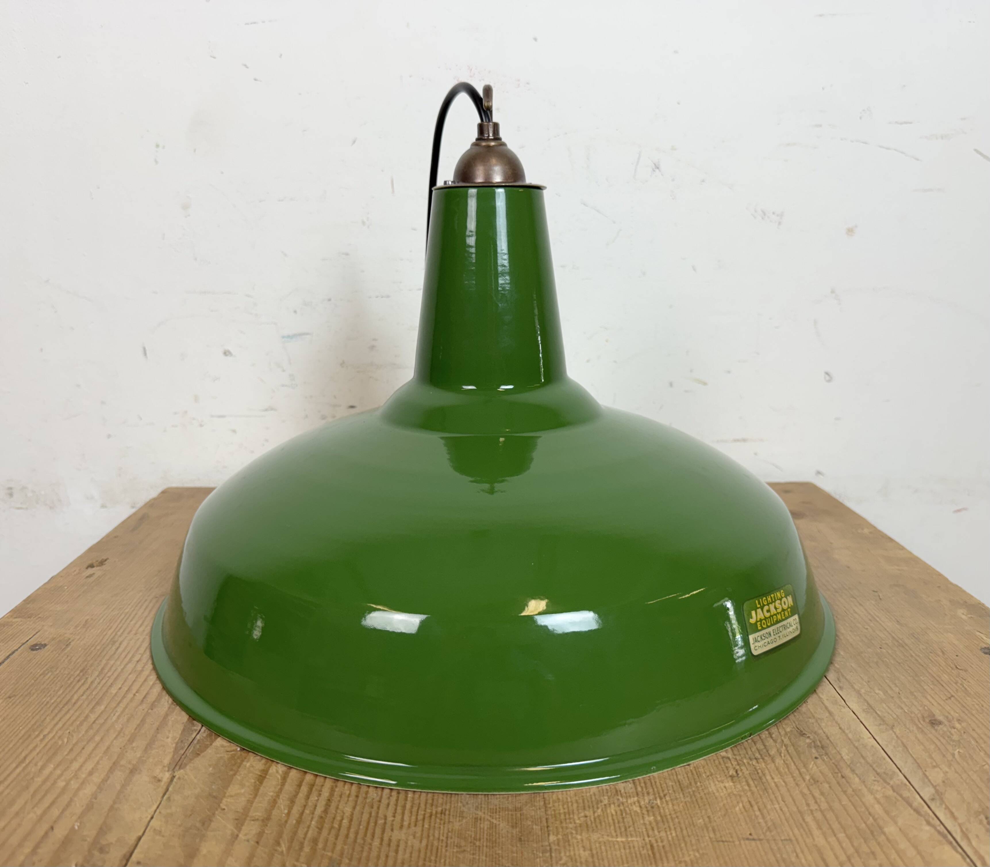 Suspension industrielle en émail vert de Jackson Electrical, années 1960