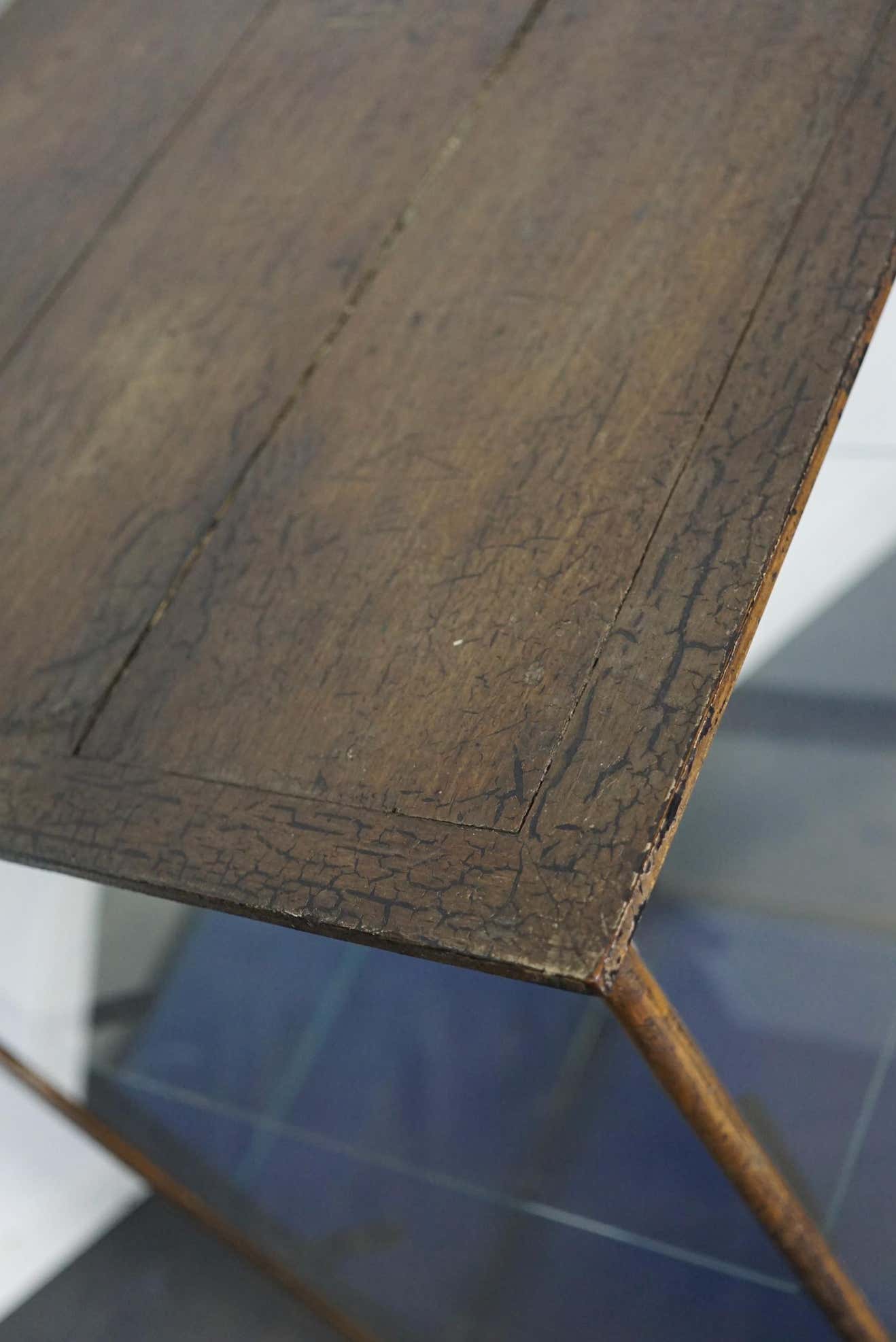 Mahogany showcase painted at the end of the nineteenth century