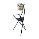 Porte revues en métal perforé laqué noir circa 1950