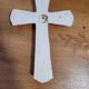 Croix en céramique rouge