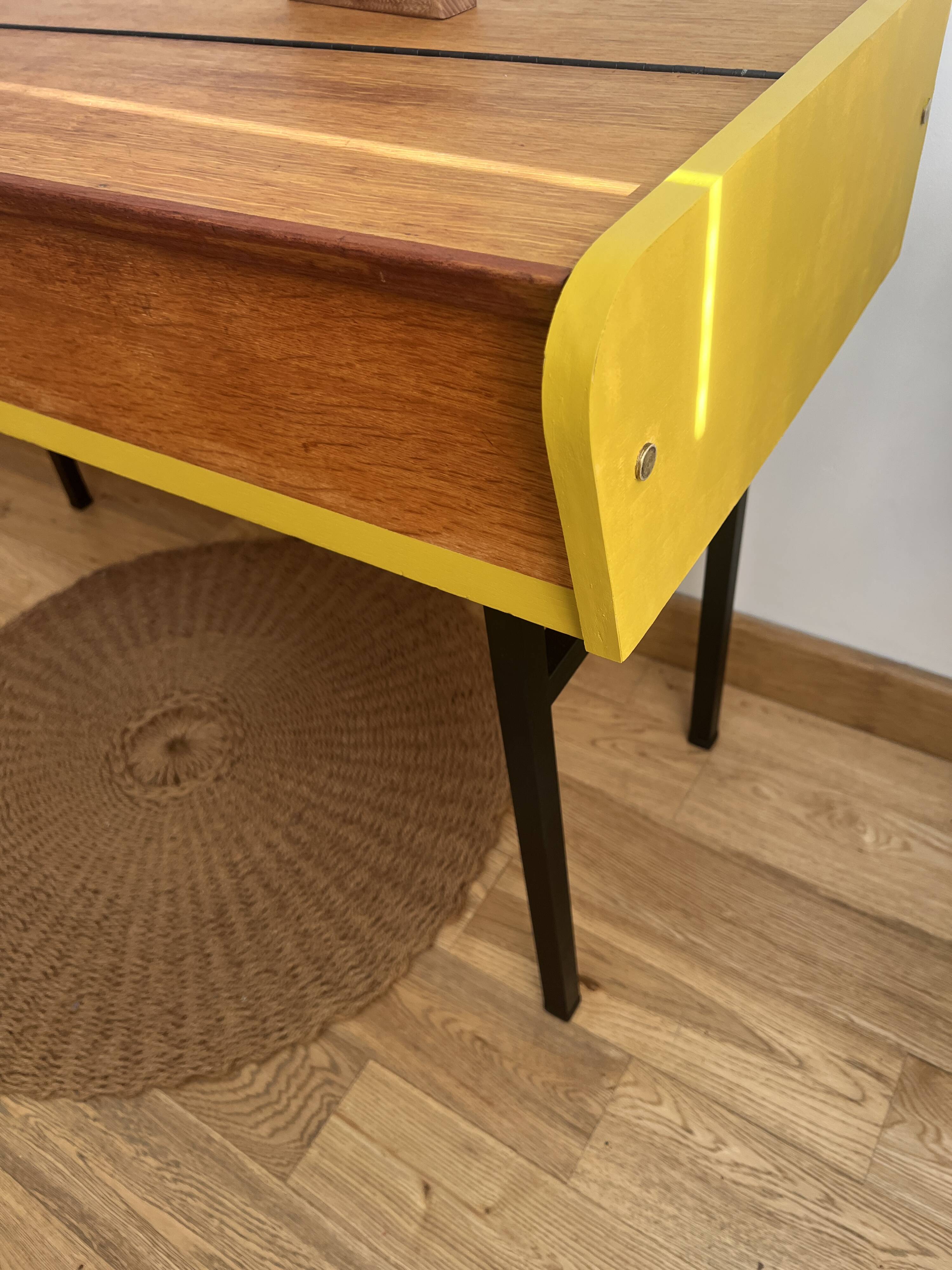 1960s console modernist spirit