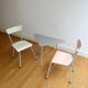 Table tripode et chaises vintage 1950