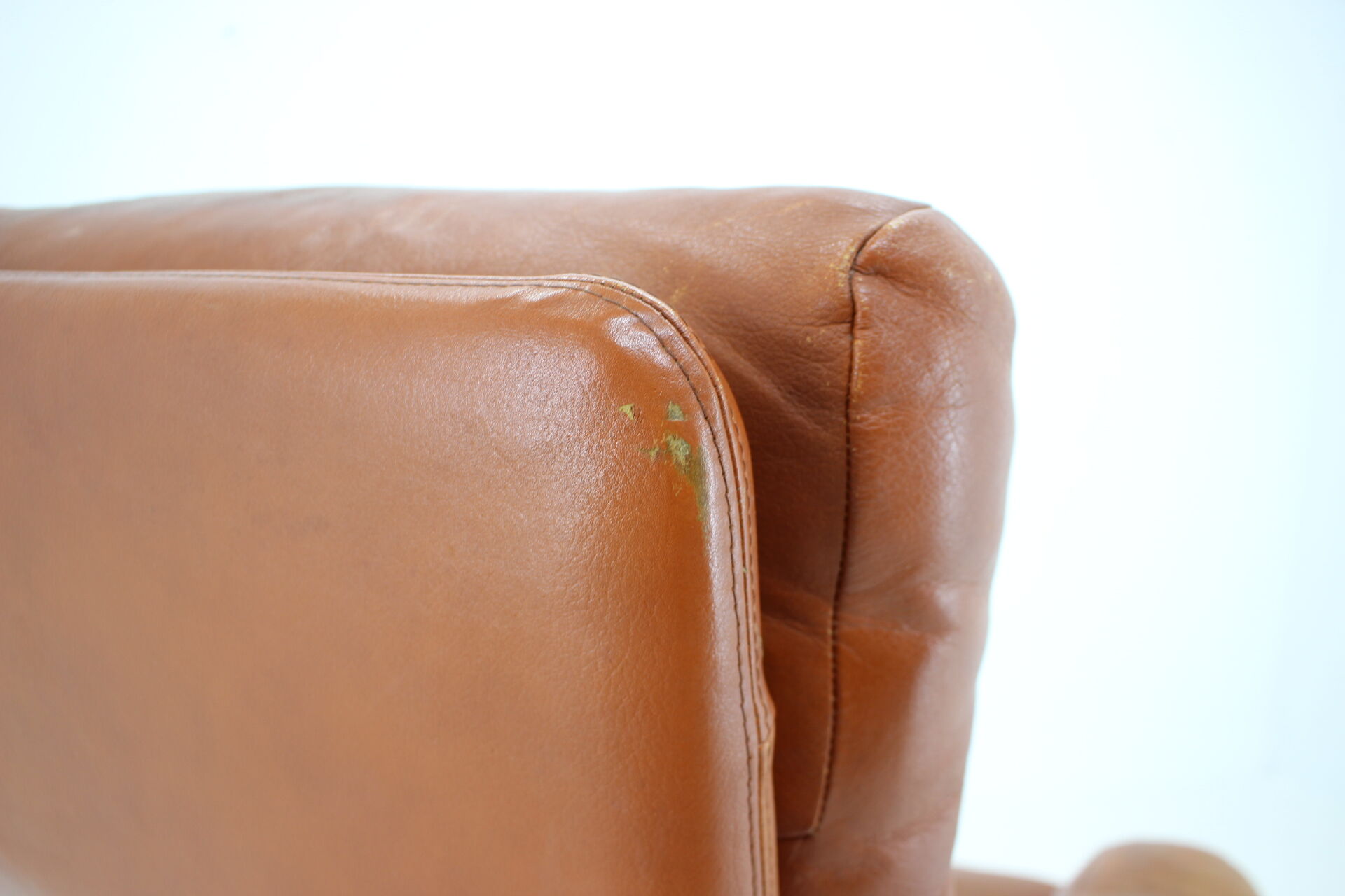 1970s leather swivel armchair by Nili Stoppmobler, Denmark