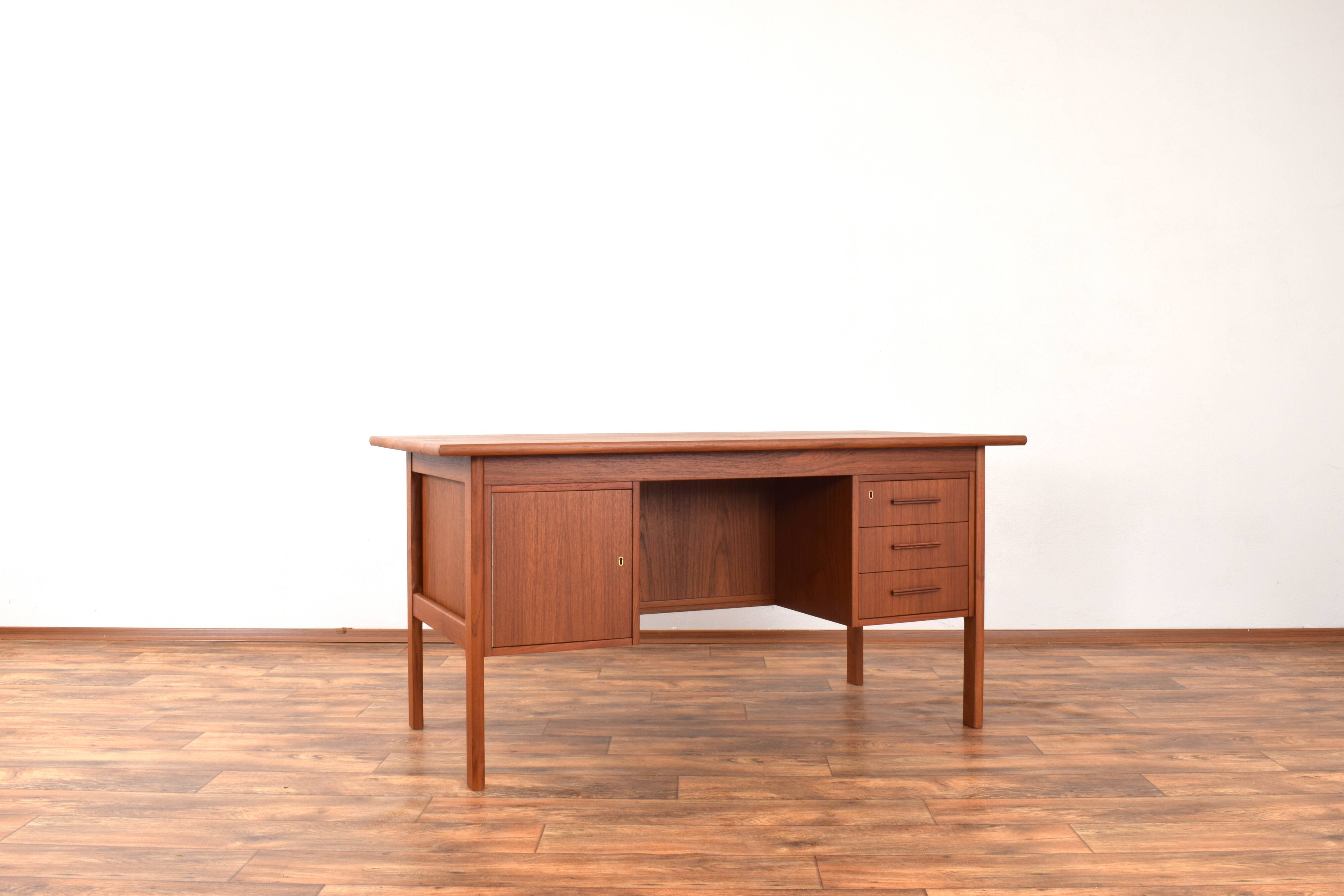 Mid-Century Danish Freestanding Teak Desk, 1960s