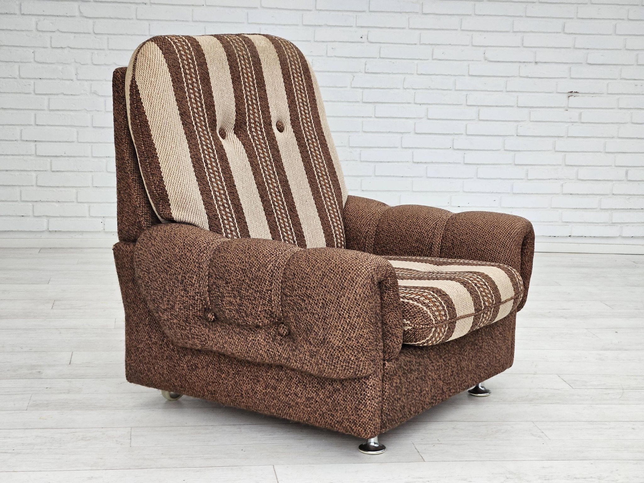 Fauteuil relax danois, revêtement en laine d'origine, années 70