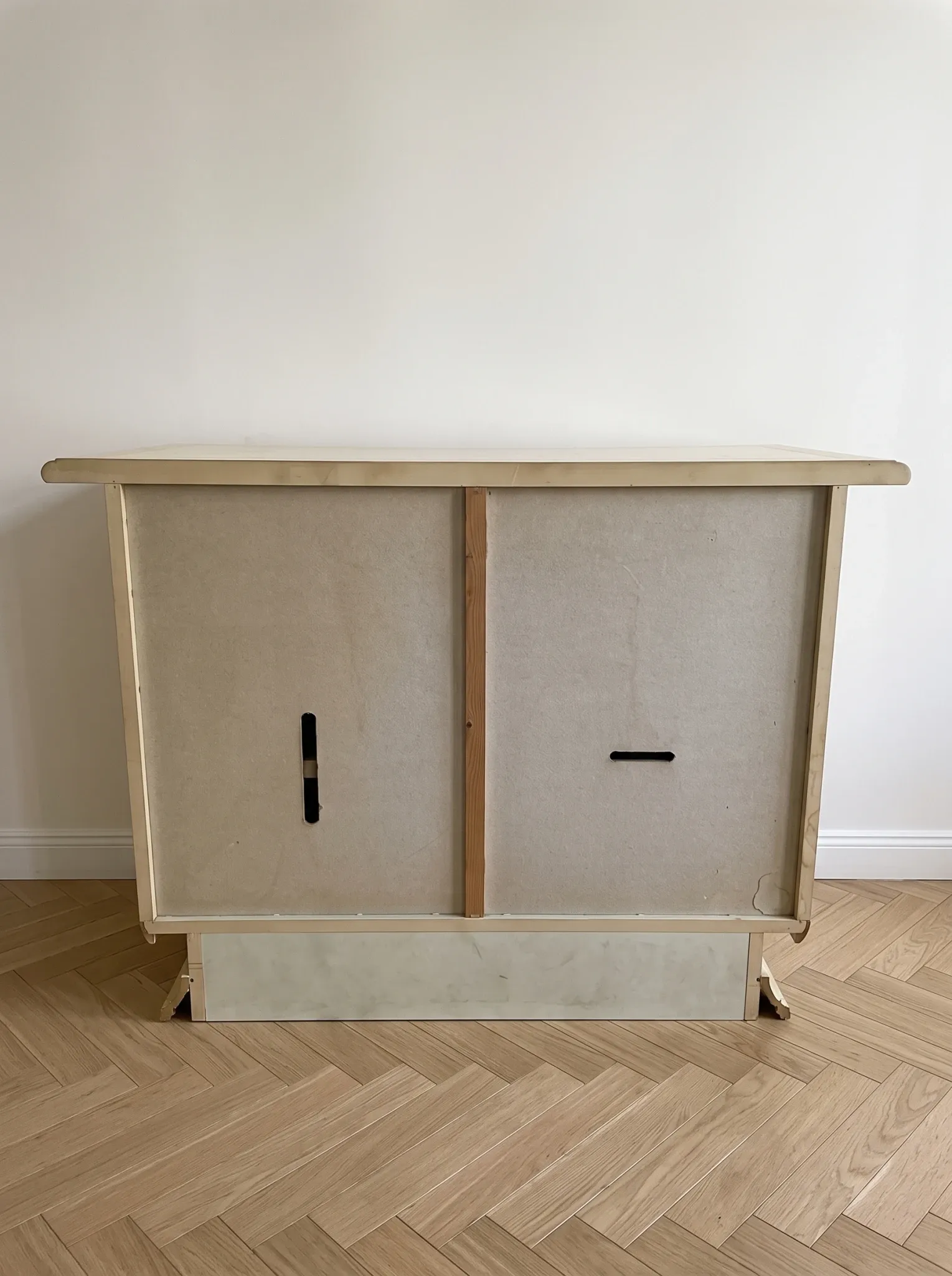 Buffet bas style classique italien beige laqué