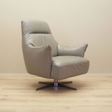 Leather swivel armchair, Italian design, 1990s, manufacture: Natuzzi