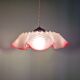 Paire de suspensions festonnées en verre satiné transparent et rose, années 1920-30