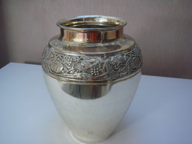 Vase in silver plate