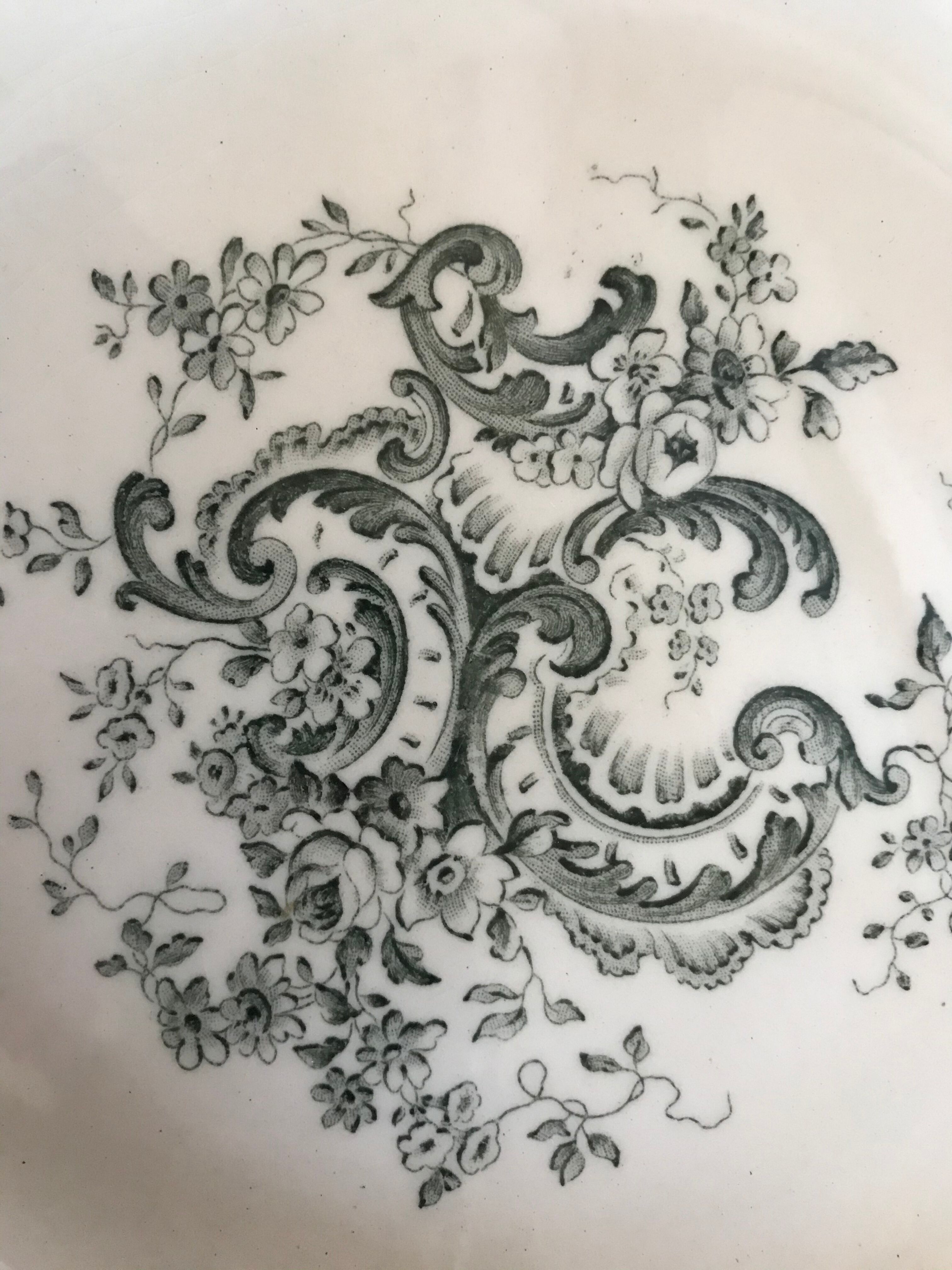 Set of 6 hollow plates gien iron earth