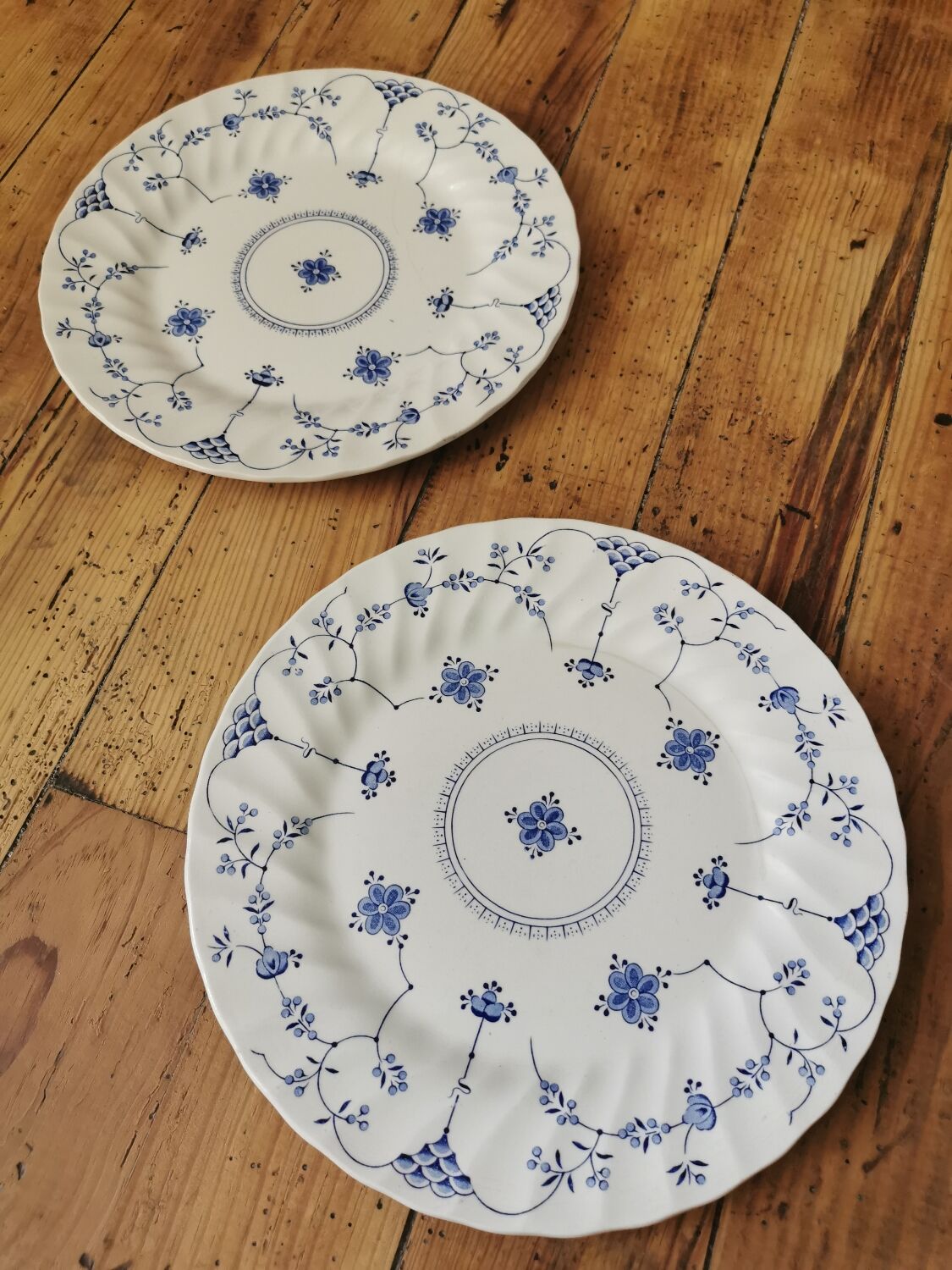 Assiettes plates vintage Myott Finlandia