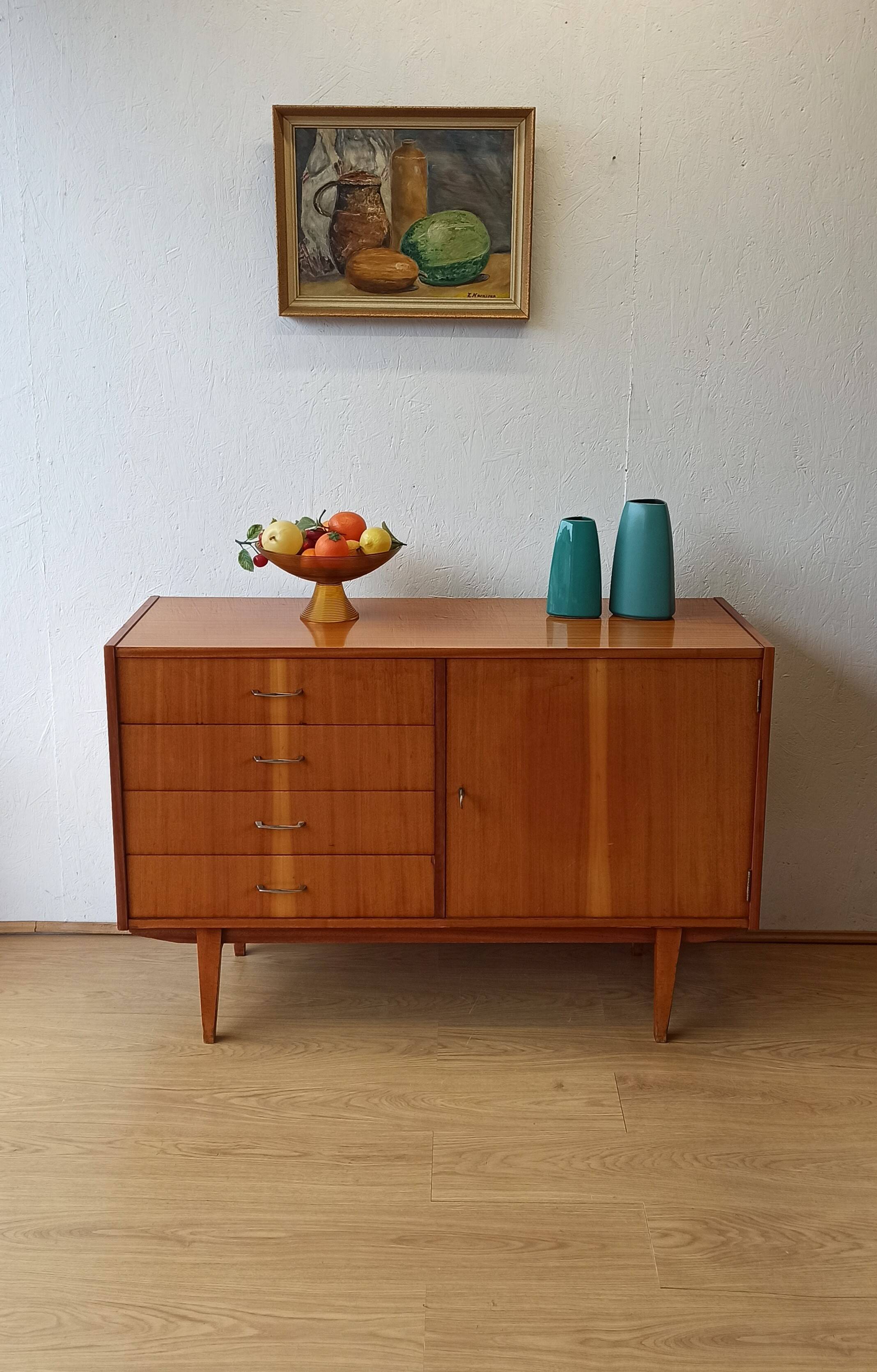 Buffet moderniste, années 1970