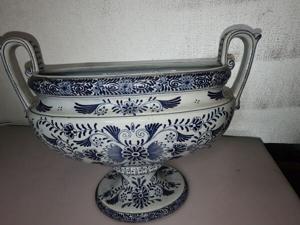Jardinière en faïence Delft avec décor de moulins