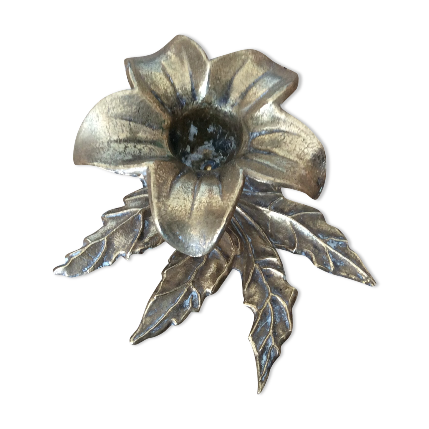 Golden bronze flower candle holder