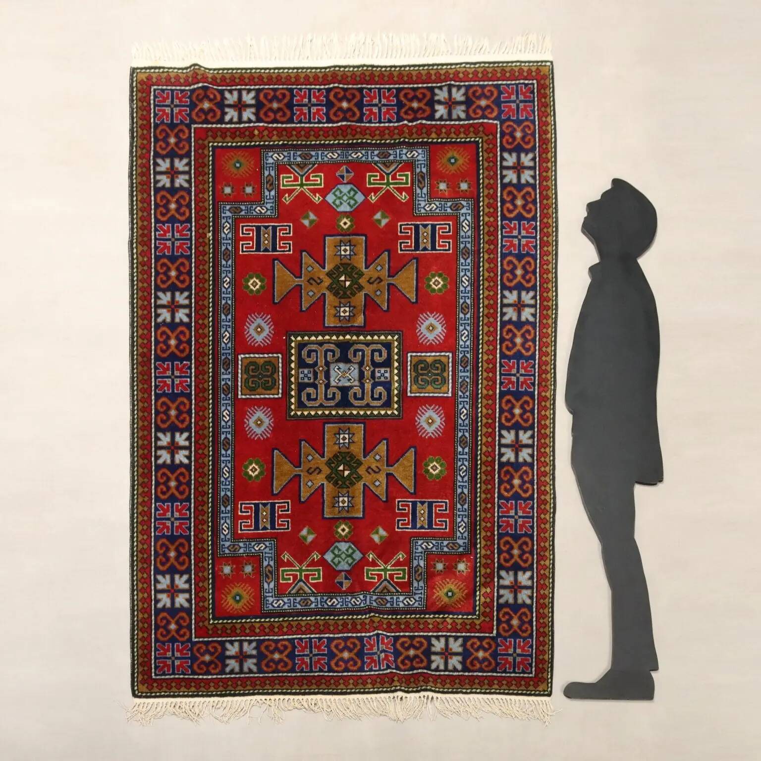 Ancient Shirwan carpet in cotton and wool, Russia, 84 x 59 in.